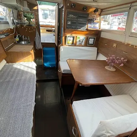 Tekne Beautiful 70s Vintage Yacht Boat In Barcelona *