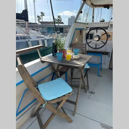 Beautiful 70s Vintage Yacht Boat In Barcelona Tekne