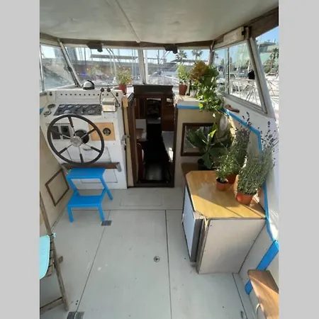 Tekne Beautiful 70s Vintage Yacht Boat In Barcelona Sant Adria de Besos