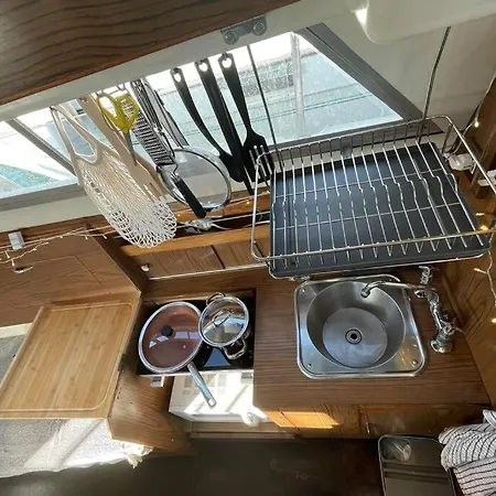 보트호텔 Beautiful 70s Vintage Yacht Boat In Barcelona 산트 아드리아 데 베소스
