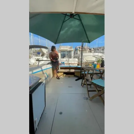보트호텔 Beautiful 70s Vintage Yacht Boat In Barcelona *