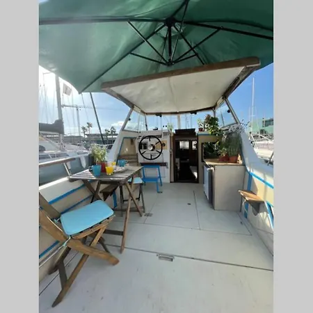 보트호텔 Beautiful 70s Vintage Yacht Boat In Barcelona 산트 아드리아 데 베소스